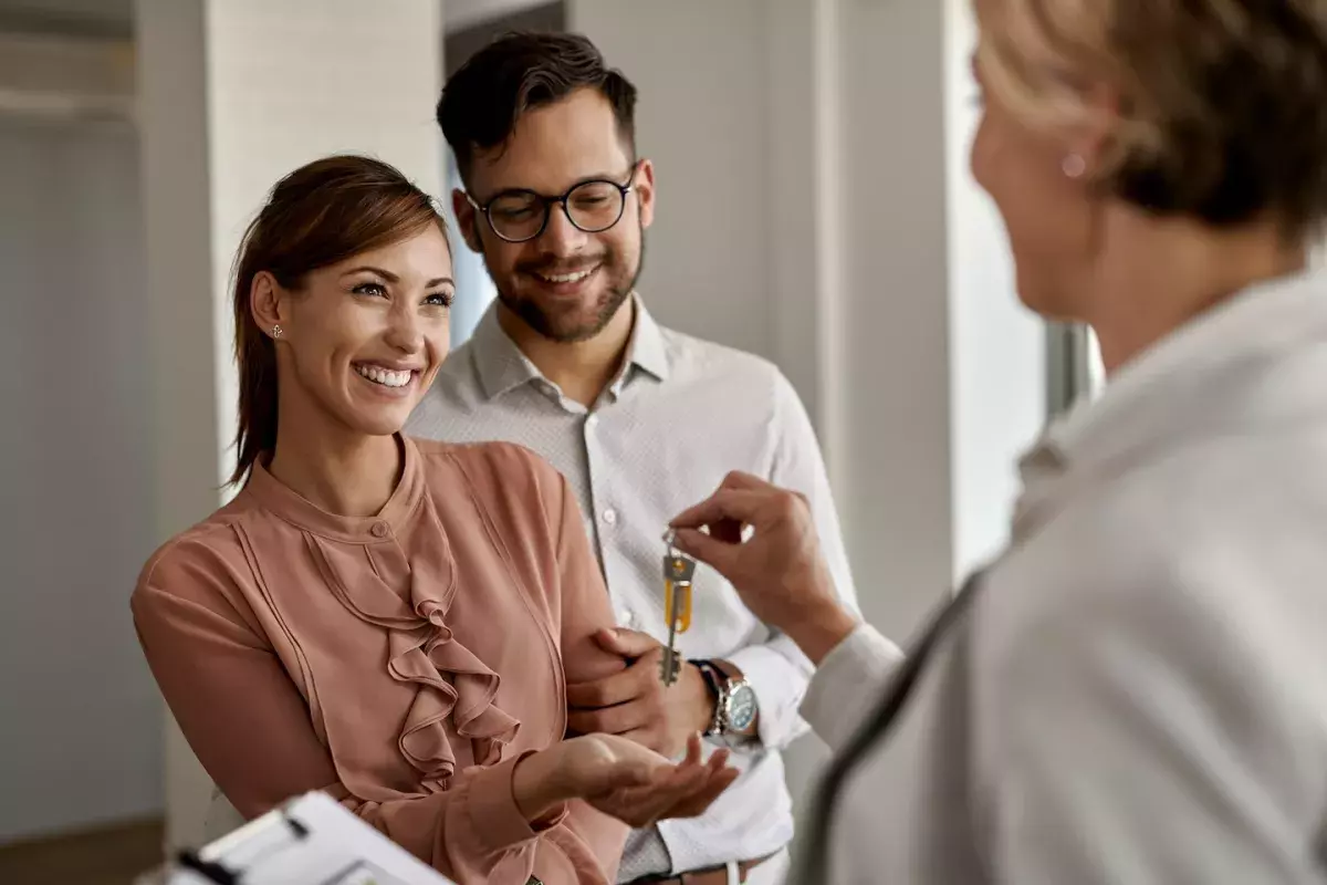 new homeowners getting keys